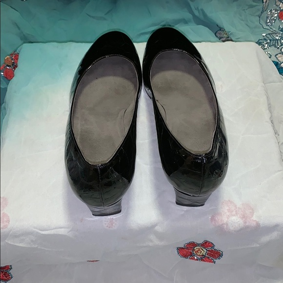 Stuart Weizman patent leather wedge pumps - Picture 3 of 8